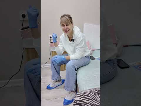 Видео: Что делать, если кошка кашляет?