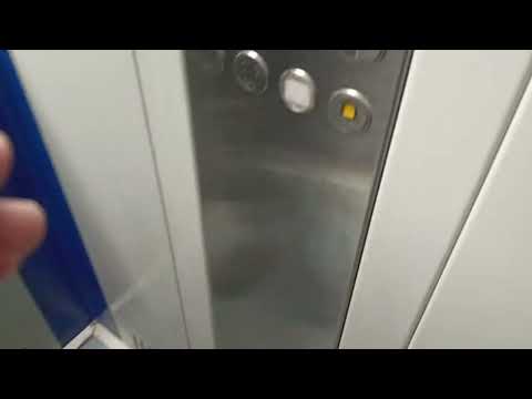 Видео: Лифт КМЗ 2017 года. Улица Маршала Малиновского 2 подъезд 11