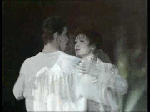 Видео: Поет Светлана Русская "Я снег"