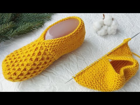 Видео: Простые следки на двух спицах. Подробный мастер класс.