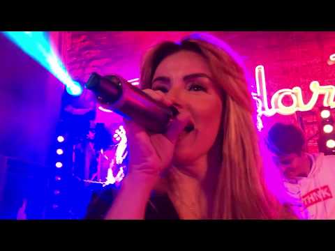 Видео: Julia Volkova / Юля Волкова (t.A.T.u.) - Нас Не Догонят / Nas Ne Dogonyat / Not Gonna Get Us