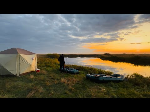 Видео: СТАЛИНСКАЯ ПЛОТИНА, РЫБАЛКА НА ХИЩНИКА ОСЕНЬЮ И ШИКАРНАЯ ШУРПА НА УЖИН! 