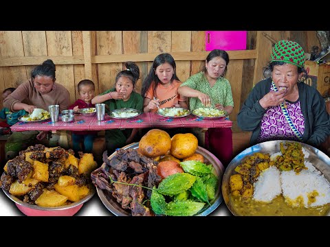 Видео: Рецепт жареной смеси из сухого мяса и картофеля с рисом | Рецепт жареной горькой тыквы | Новый не...