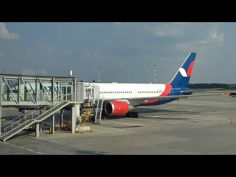 Видео: Boeing 767 AzurAir на рейсе Екатеринбург - Анталья