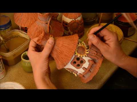 Видео: Покрытие домика- светильника глазурями и эмалями. Coating house - lamp with glazes and enamels.