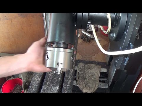 Видео: Фрезерный станок. (Часть 11). Патрон на шпиндель. Milling machine. Chuck on the spindle.