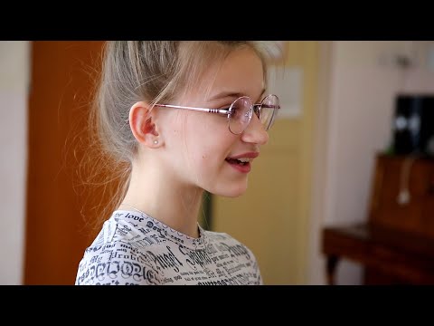 Видео: Цветок двудольный