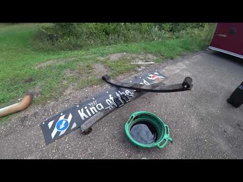 Видео: Дальнобой США.. Замена передних рессор на Volvo VNL 780..