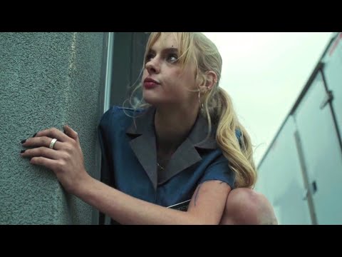 Видео: Беременная официантка решила отработать смену одна, не зная с чем столкнется ночью