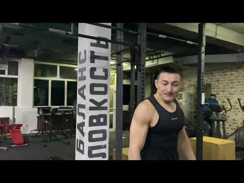 Видео: 300 спартанцев. Комплекс с гирей.