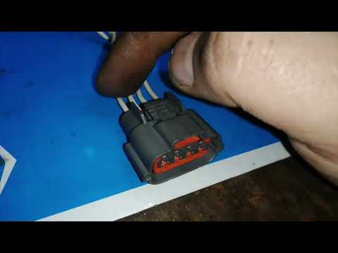 Видео: Mitsubishi Lancer 9. Лечение перезаряда напряжения 15,6В. Замена фишки генератора.