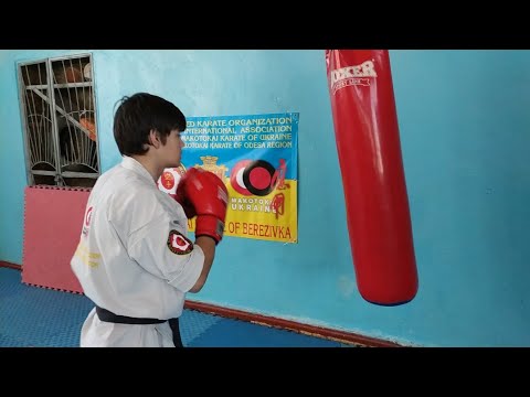 Видео: Робота на боксерському мішку 🥊