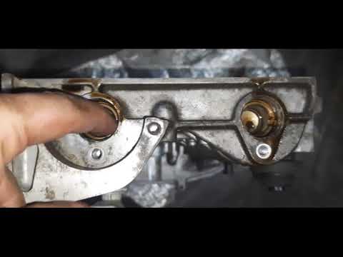 Видео: Затяжка головки шкода  фабия 1,2 и установка распредвалов