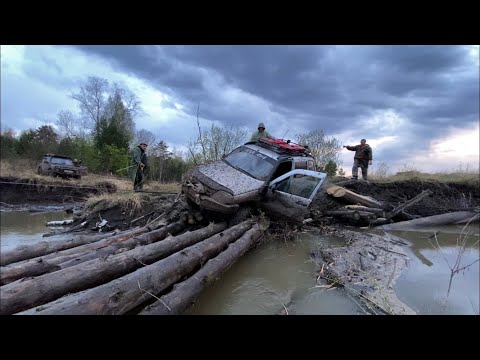 Видео: Трёхдневная экспедиция по Тайге. Экстремальный переезд речки. Сибирь.