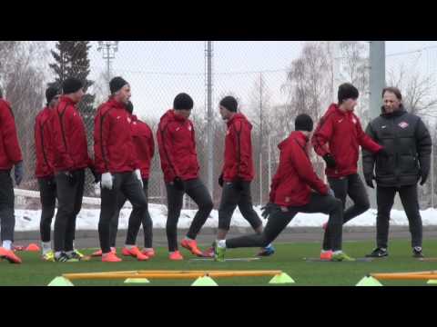 Видео: Тренировка футболистов "Спартака"