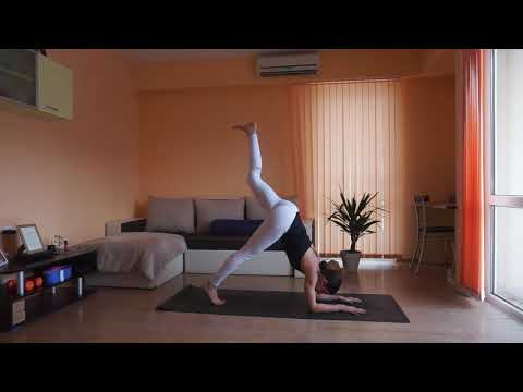 Видео: Райя Стойка на глава (Ширшасана) YogaVibe@Home