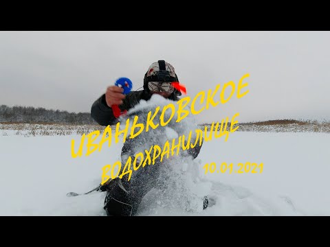 Видео: После ТАКИХ поклёвок, жерлицы РАЗЛЕТАЮТСЯ на запчасти! Ловля щуки на жерлицы на Иваньковском ВДХР.!