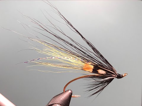 Видео: Лососевая мушка Golden Killer (Salmon Fly) Как связать