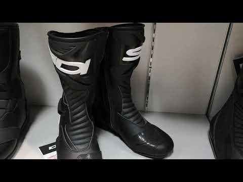 Видео: Сравнительный обзор: мотоботы IXS vs мотоботы SIDI. Стоит ли переплачивать за бренд?