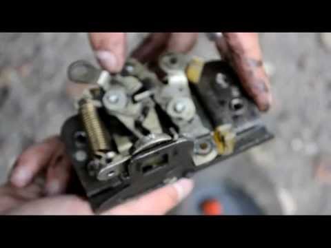 Видео: Ремонт замка двери на Славуте