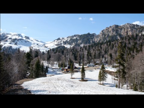 Видео: Гузерипль. Яворовая поляна. Катаемся на "ватрушках", прогулка, цены, дорога на Лаго-Наки.(2 часть)