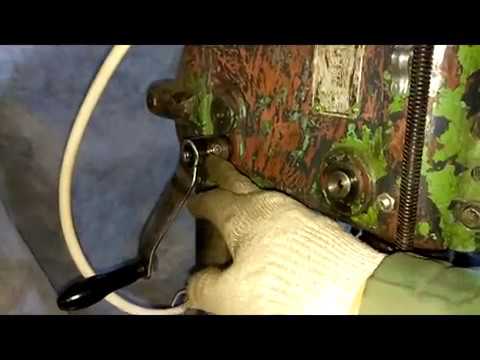 Видео: Настольно-сверлильный станок НС-12: изготовление нового механизма возврата пиноли.