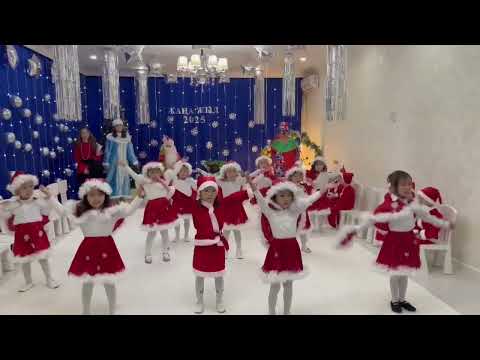 Видео: Новогодний танец Детский сад. Креатив
