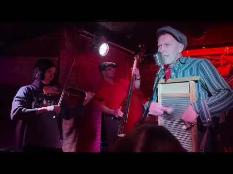 Видео: Синие-синие на острове Василия. ВИА Разносолы