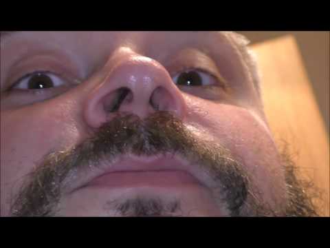 Видео: Как брить волосы в носу с помощью триммера