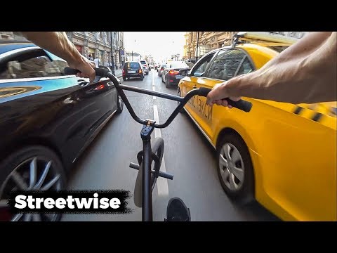 Видео: Это вам не GoPro BMX STREET RIDING IN MOSCOW | Врываемся по пробкам | Макс Чуприна