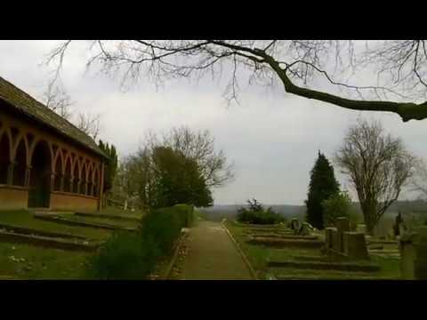 Видео: кладбище маленького города в Англии. Взгляд.