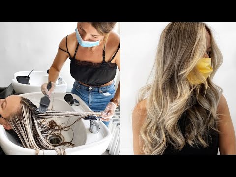 Видео: Урок по окрашиванию волос в технике «боулайаж» | Преображение волос с помощью окрашивания «балаяж...