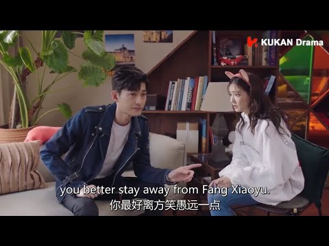 Видео: Он завидовал, когда увидел, что понравившаяся девушка села в машину соперника.