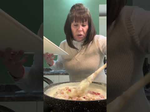 Видео: Макароны с сыром, ветчиной и перцем 🧀☀️