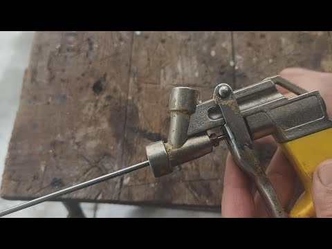 Видео: Как очистить засохший пистоле для МОНТАЖНОЙ ПЕНЫ.
