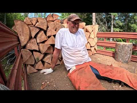 Видео: ЛУЧШИЙ способ расколоть поленья красной пихты вручную