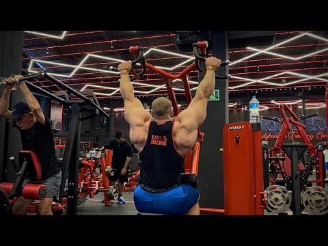 Видео: 4 недели до чемпионата. Тренировка спины