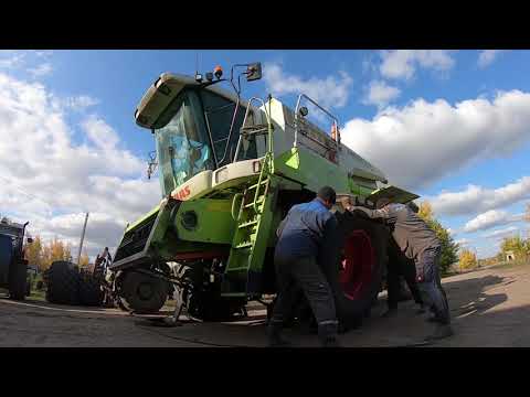 Видео: Продолжаем уборку подсолнечника. Приобрели Камаз. Роняем жатки.