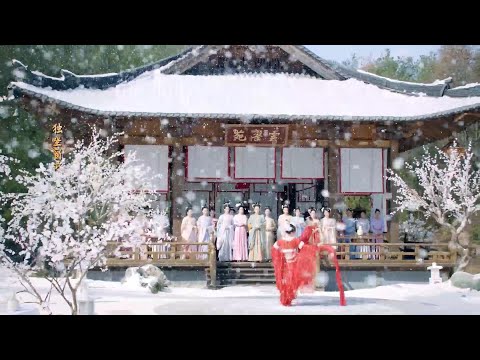 Видео: хитрая девчонка хотела смутить Золушку, но сняла пальто и всех поразила