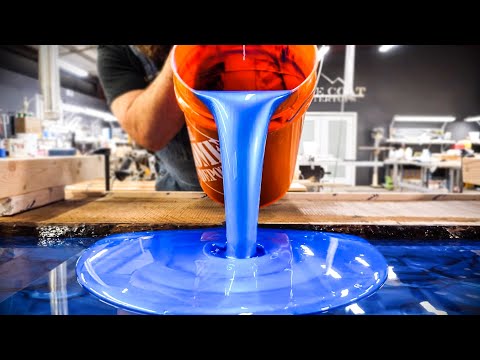 Видео: Мы сделали ОГРОМНЫЙ стол-реку из эпоксидной смолы