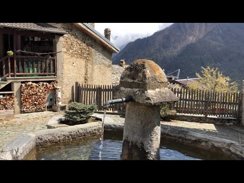 Видео: Атмосферная деревня 18 века в альпийских горах в Италии .