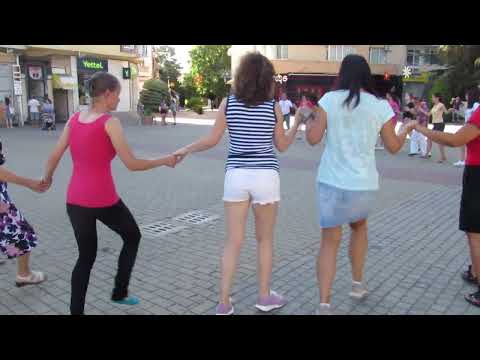 Видео: На хорото в Казанлък, 2024-07-07 - 4