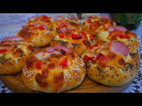 Видео: Булочки ПИЦЦЫ рецепт ПЕРЕКУС в ШКОЛУ на РАБОТУ в ДОРОГУ Вкусные булочки на кефире