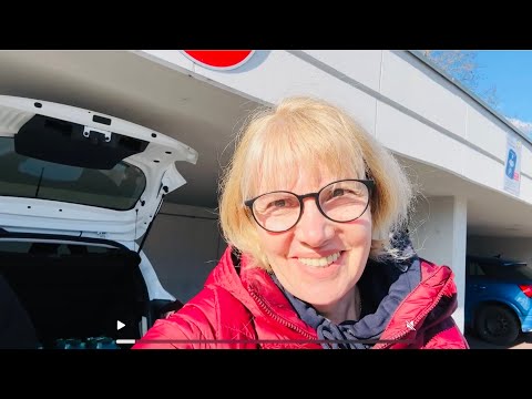 Видео: ТРЕБУЕТСЯ ХИРУРГ, ПРИВЕЛА КЛАДБИЩЕ В ПОРЯДОК И ОТПРАВИЛАСЬ ЗА СКИДКАМИ.