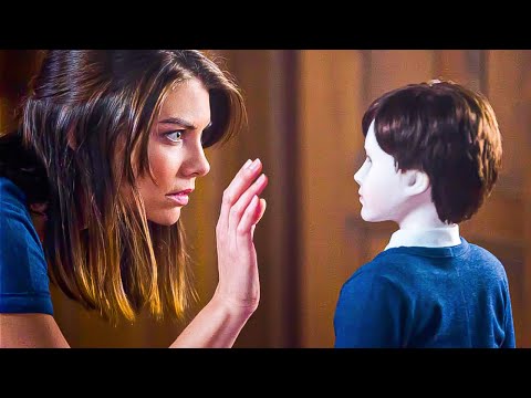 Видео: Девушка устраивается на работу няней к состоятельной паре, но их ребёнок - кукла