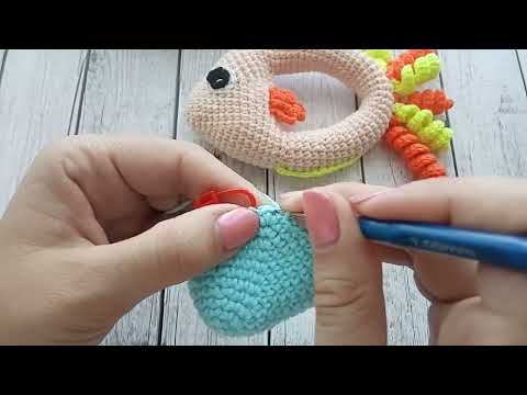 Видео: 🐠РЫБКА ПОГРЕМУШКА ВЯЗАНАЯ КРЮЧКОМ🐠crochet fish