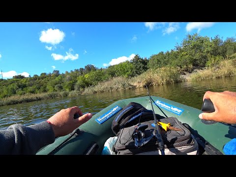 Видео: ПОЛІЦІЯ застала на річці, а я на ЧОВНІ... Рибалка була супер, МОКРА МАСЯ порвала просто!