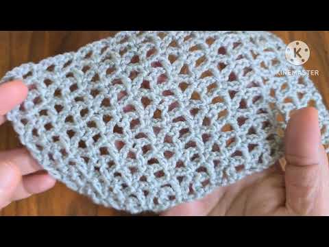 Видео: Как связать крючком простую и новую шаль с легким узором для начинающих