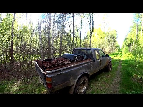 Видео: Достаточно жирные места, где казалось бы уже всё перекопано. Рельсы, траки, запчасти.