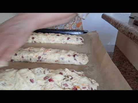 Видео: Бискотти с миндалем и вяленой клюквой Biscotti with almond and dried cranberries 